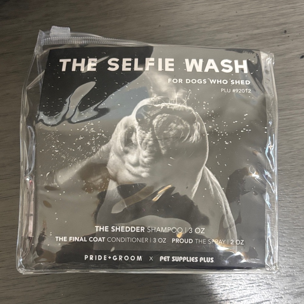 The Selfie Wash Kit for dogs set of three brand new never used/opened make offer